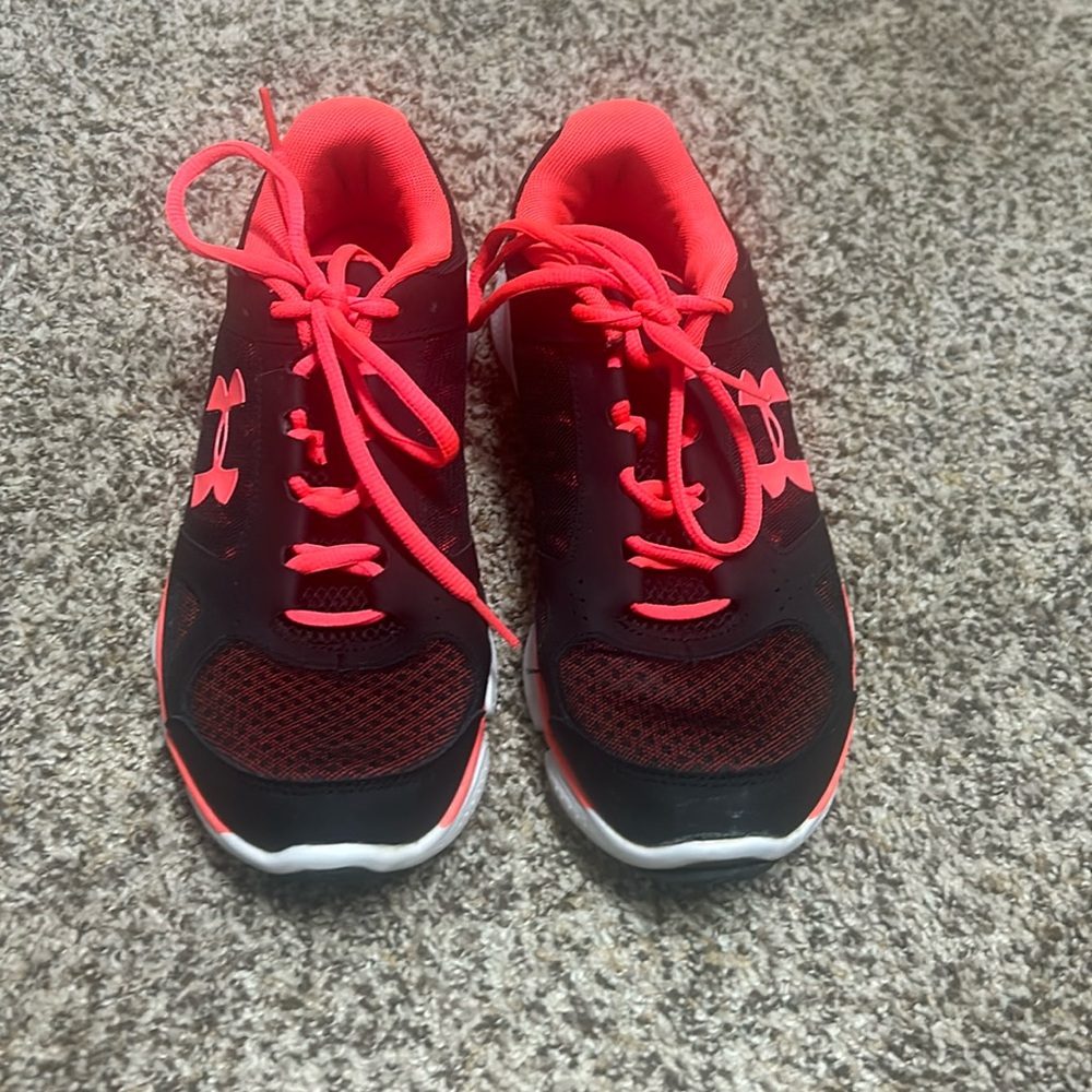 Under armor sneakers in size 8